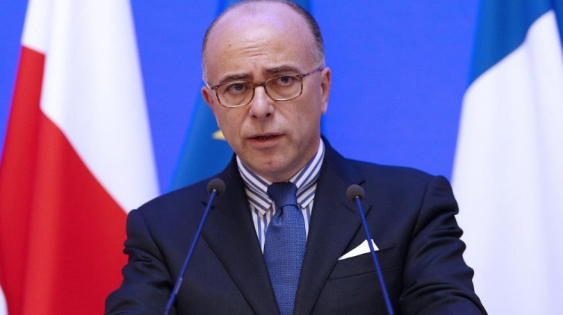 Il ministro degli interni Bernard Cazeneuve