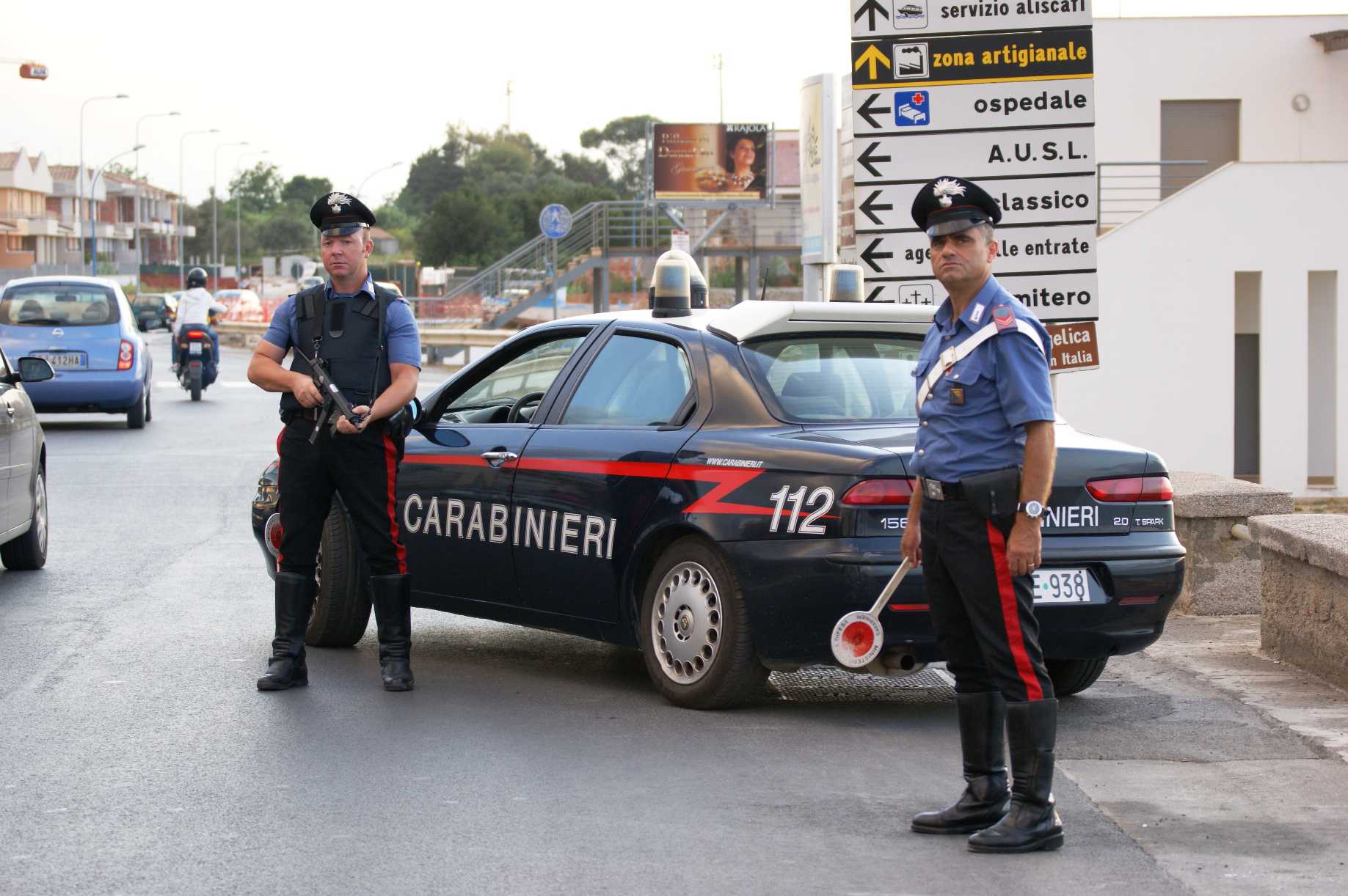 Droga e contrabbando a Napoli, arrestati 18 membri clan Lo Russo