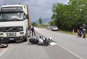 Moto contro Tir, muore 30enne di San Donato di Ninea