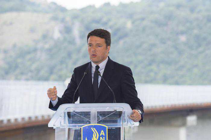 Matteo Renzi inaugura viadotto Italia