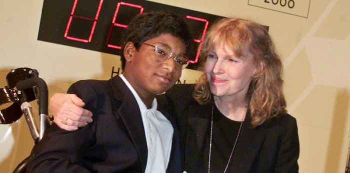 Morto suicida il figlio adottivo di Mia Farrow, Thaddeus 