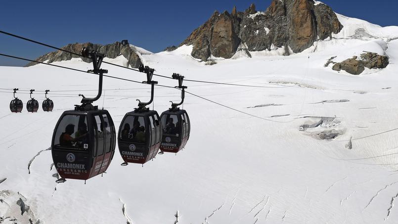 Funivia rimane bloccata a 3mila metri, incubo sul Monte Bianco