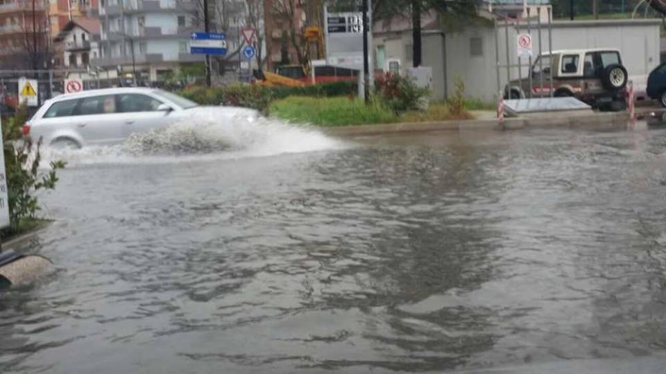 Arriva il maltempo nelle Marche, Curcio: "Sfollati via da tendopoli"