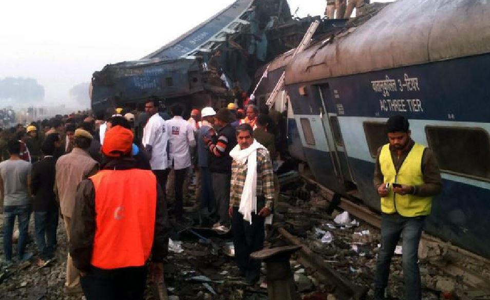 treno deragliato kampur India