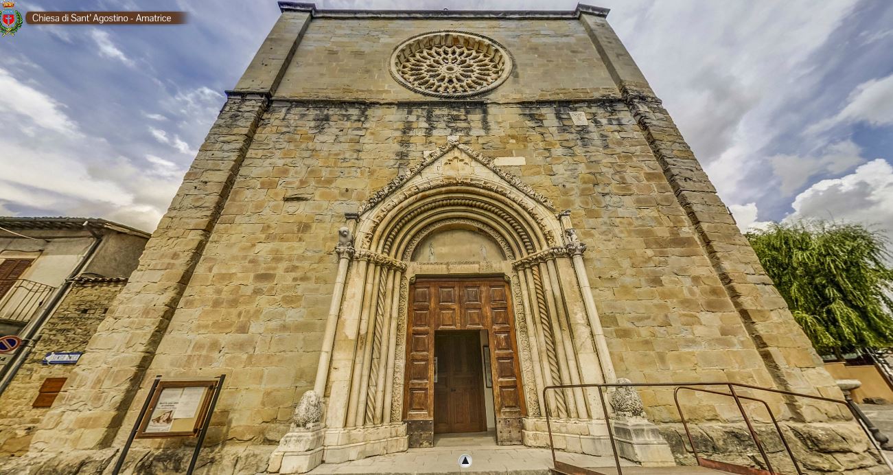 La facciata della Chiesa Sant'Agostino prima del sisma