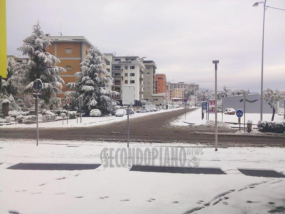 Cosenza innevata mercoledì 11 gennaio 2017