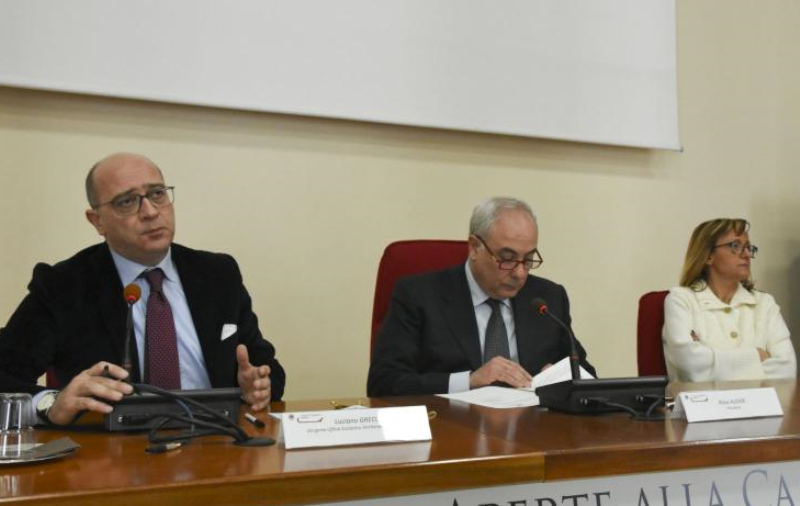 Luciano Greco e Klaus Algieri mentre siglano il protocollo d'intesa