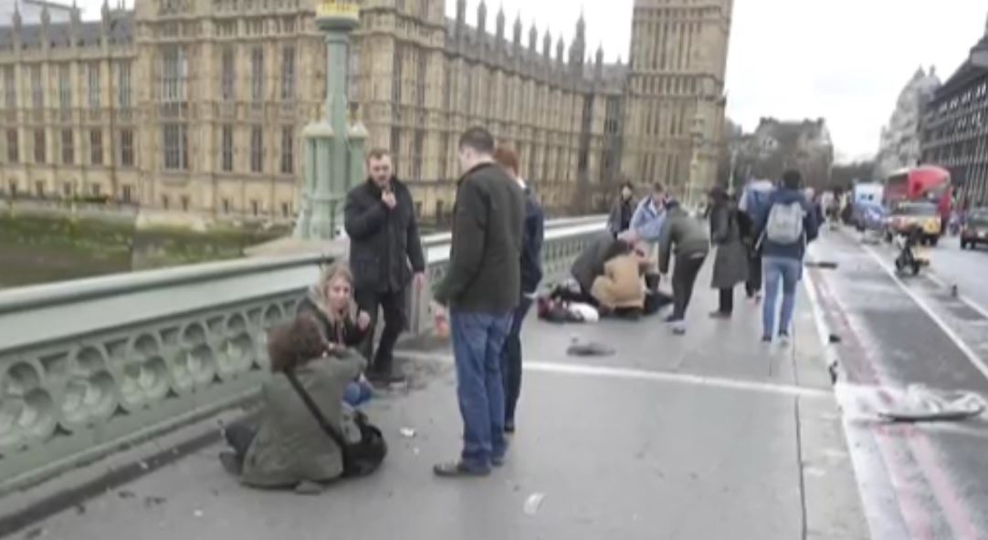 Westminster Bridge dopo l'attacco a Londra