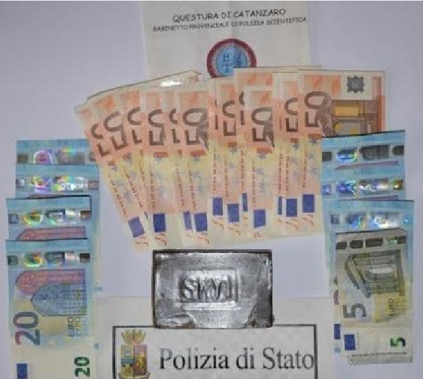 DENARO SEQUESTRATO POLIZIA CZ