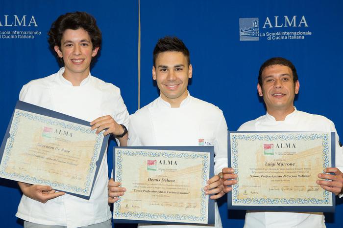 I tre ragazzi calabresi diplomati "cuoco professionista" alla Scuola internazionale di cucina italiana