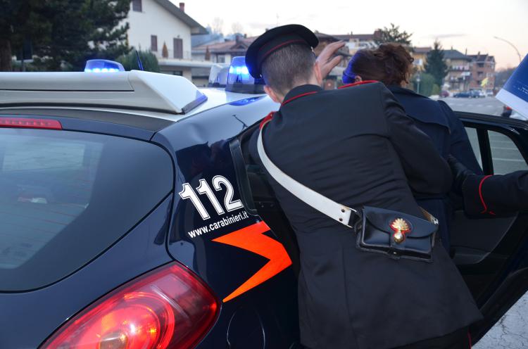 carabinieri arresto donna