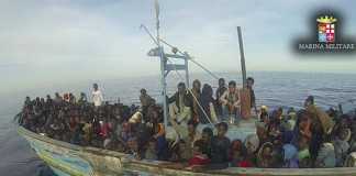 Approdata a Reggio Calabria nave norvegese con 950 migranti
