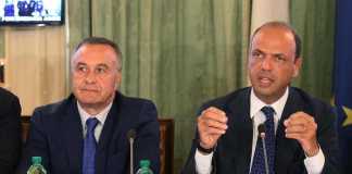Da sinistra il vice ministro Filippo Bubbico e il ministro dell'Interno Angelino Alfano