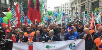 1 Maggio, corteo di Cgil, Cisl e Uil a Genova: Priorità è lavoro