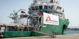Approda al porto di Vibo Valentia nave Msf con 414 migranti