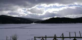 Il lago Arvo ghiacciato