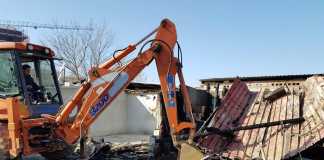 Incendio in baracche al campo rom di Cosenza, interviene comune