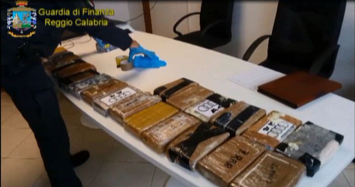 Traffico droga tra il Lazio e la Calabria, 18 arresti della Guardia di Finanza