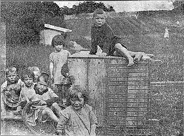 Bambini nell'orfanotrofio in Irlanda in una foto del 1924