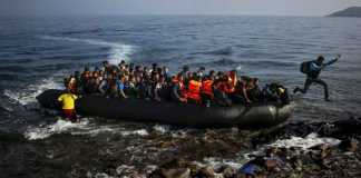 barcone mare migranti