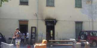 Incendiato a Castrovillari portone d'ingresso della sede scout