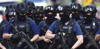 Londra: media, in corso raid polizia a Barking