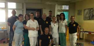 Esponenti di Azione identitaria Calabria nel reparto pediatrico del nosocomio di Lamezia