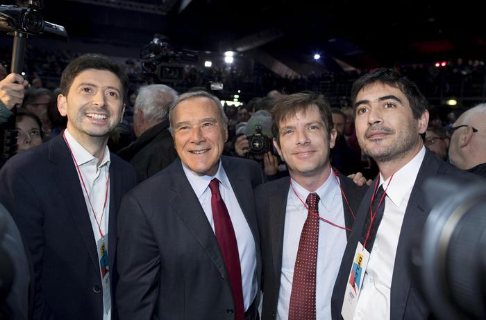 Liberi e uguali Da sinistra Roberto Speranza, il presidente del Senato Pietro Grasso, Pippo Civati e Nicola Fratoianni 