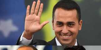 Renzi e Berlusconi contro il M5S. Di Maio: "Non hanno numeri e tremano"