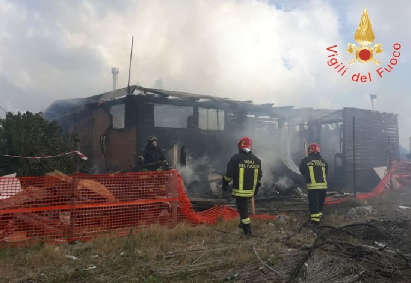 Incendio stabilimento balneare