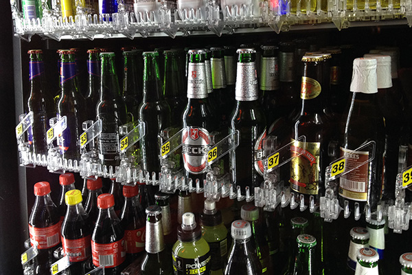 Vende birre in distributori automatici, multato per 10 mila euro