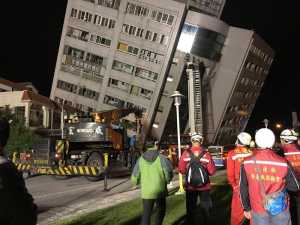 L'Hotel Marshal a Hualien dopo il potente terremoto nell'isola di Taiwan