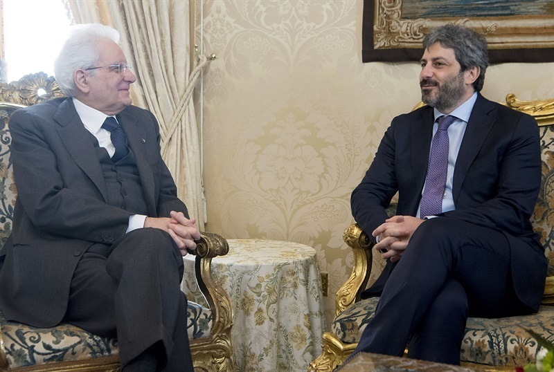 Sergio Mattarella con il presidente della Camera Roberto Fico