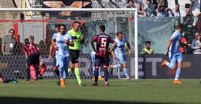 Il gol del pareggio di Savic in Crotone Lazio