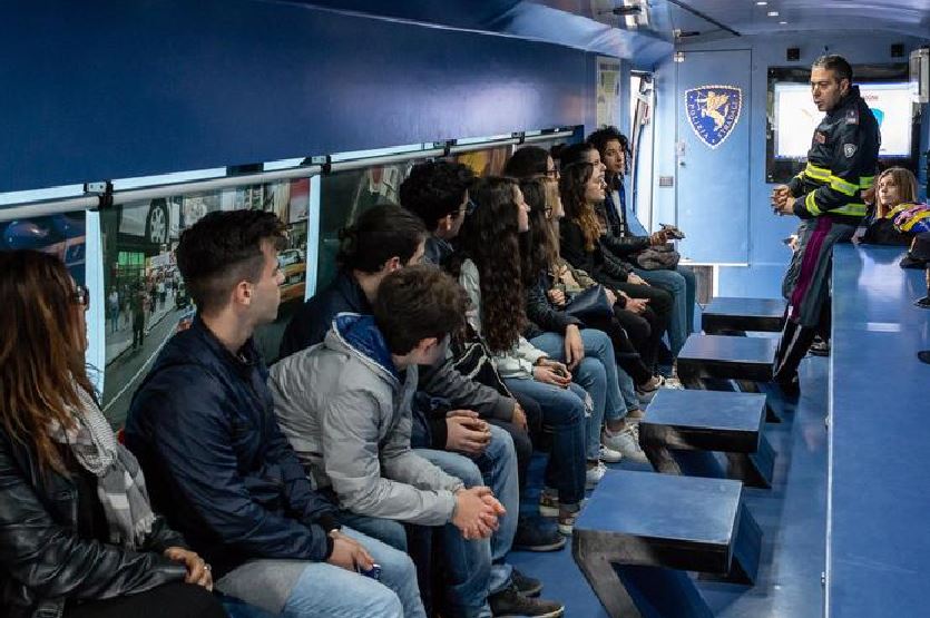 sicurezza stradale studenti polizia