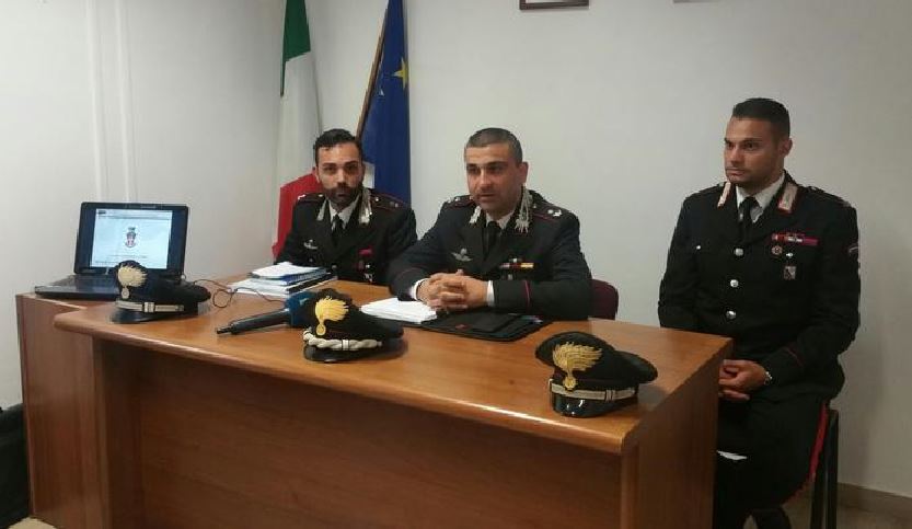 Gli investigatori di Tropea durante la conferenza stampa 