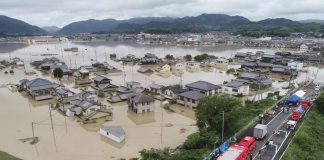 Un villaggio in Giappone inondato dall'acqua