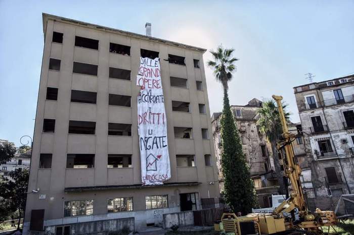 L'ex hotel Jolly di Cosenza occupato dal comitato Prendocasa.