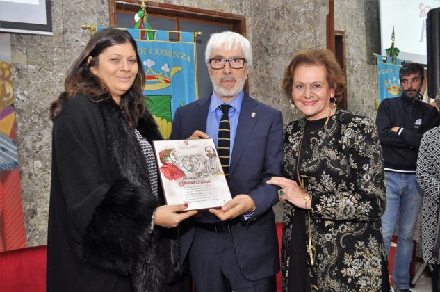 Il premio al prof. Gabriel Niccoli