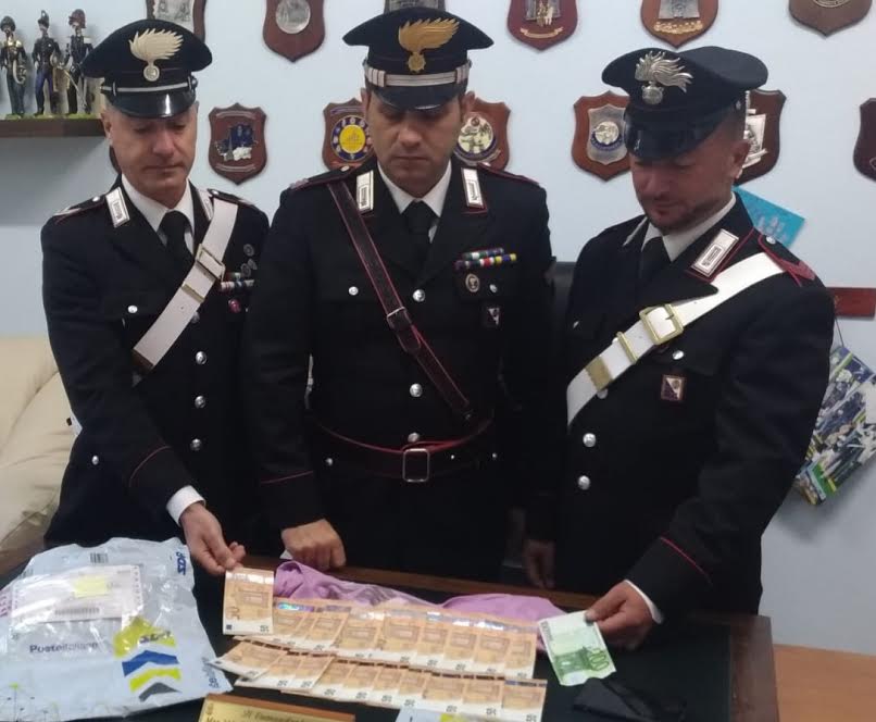 carabinieri soldi falsi