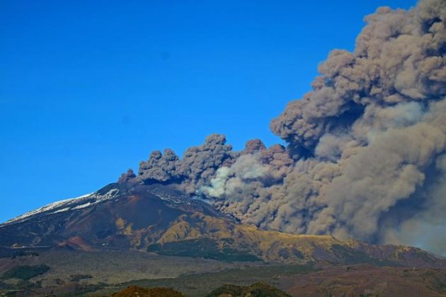 crolli terremoto Etna