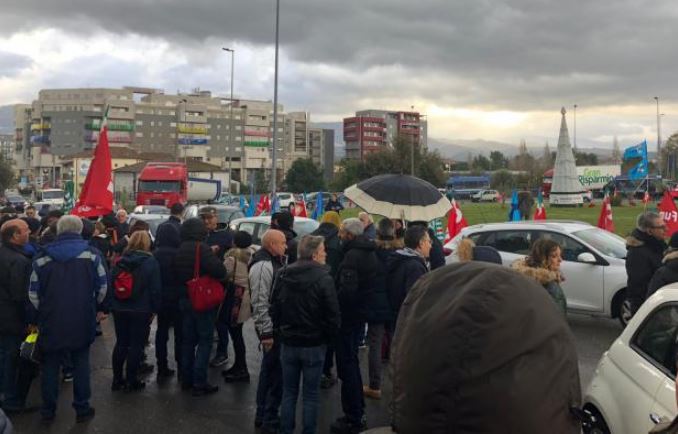 protesta precari cosenza