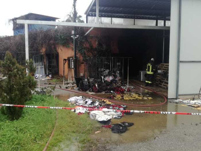 Incendio distrugge locali lavanderia in villaggio turistico Marlusa a Sibari