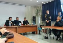 Il ministro Danilo Toninelli incontra lavoratori e sindacati al porto di Gioia Tauro.