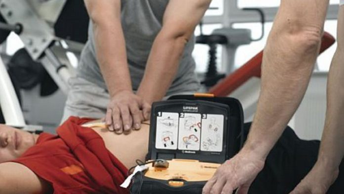 soccorso defibrillatore