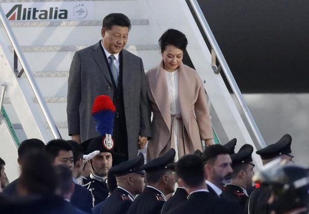 Il presidente cinese Xi Jinping con la moglie Peng Liyuan