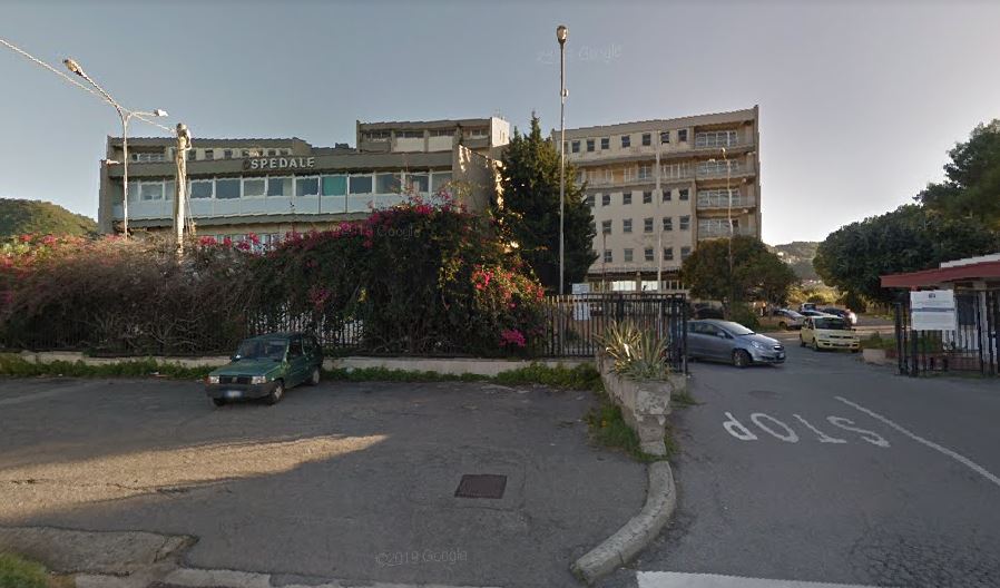 Colpo nell'ufficio ticket dell'ospedale di Tropea, bottino: 20mila euro