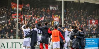 I calciatori del Cosenza esultano a fine gara