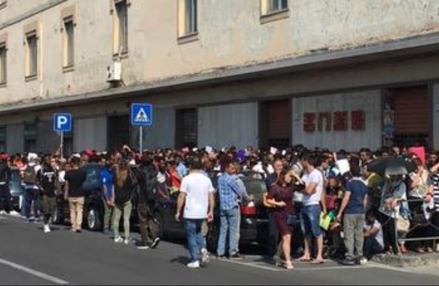 Permessi di soggiorno a pagamento a immigrati, arresti