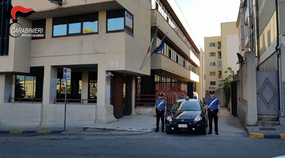 Furibonda rissa tra parenti davanti il Tribunale, 6 arresti a Palmi